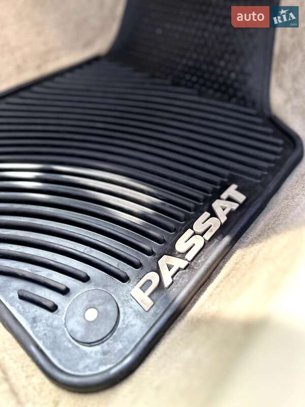 Седан Volkswagen Passat 2012 в Киеве