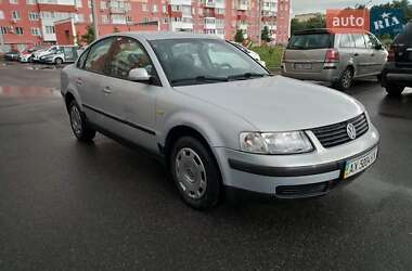 Седан Volkswagen Passat 1999 в Харькове