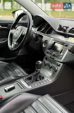 Универсал Volkswagen Passat 2012 в 