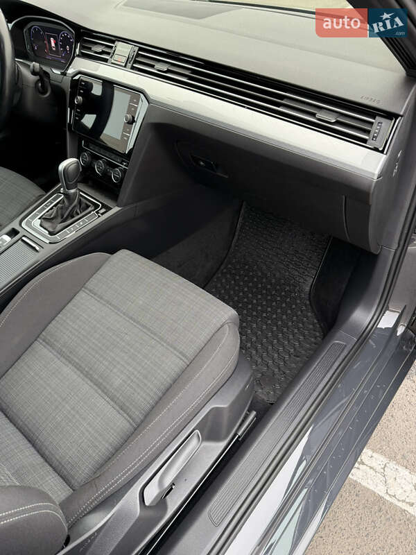 Универсал Volkswagen Passat 2020 в Луцке