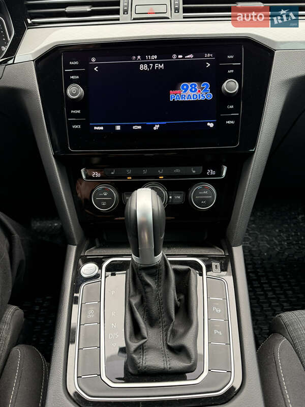 Универсал Volkswagen Passat 2020 в Луцке