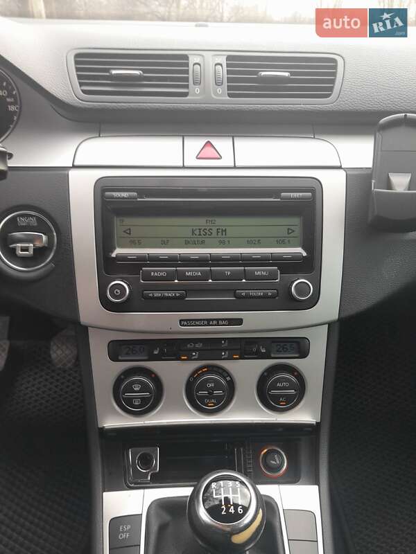 Седан Volkswagen Passat 2009 в Дніпрі