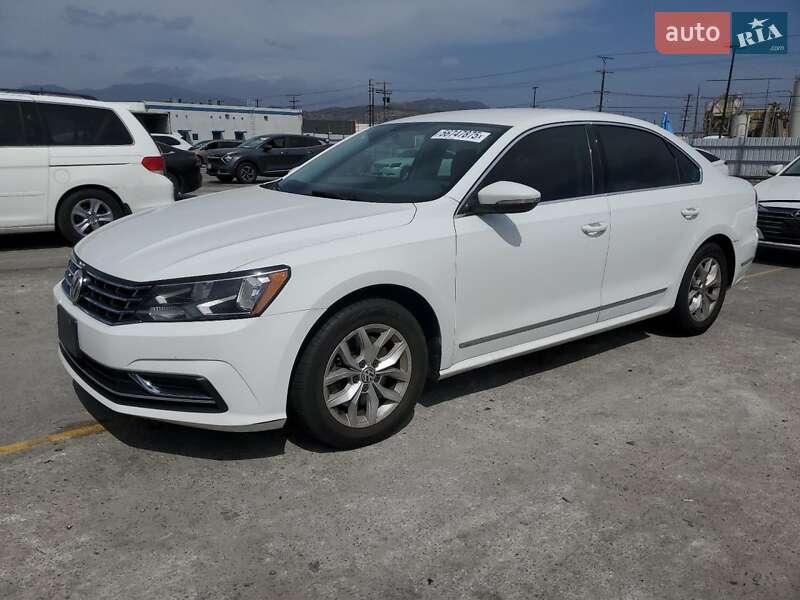 Седан Volkswagen Passat 2017 в 