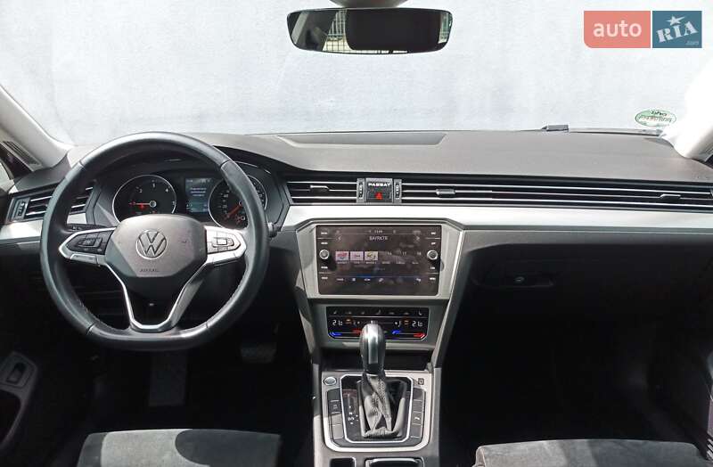 Универсал Volkswagen Passat 2021 в Киеве