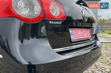 Універсал Volkswagen Passat 2009 в 