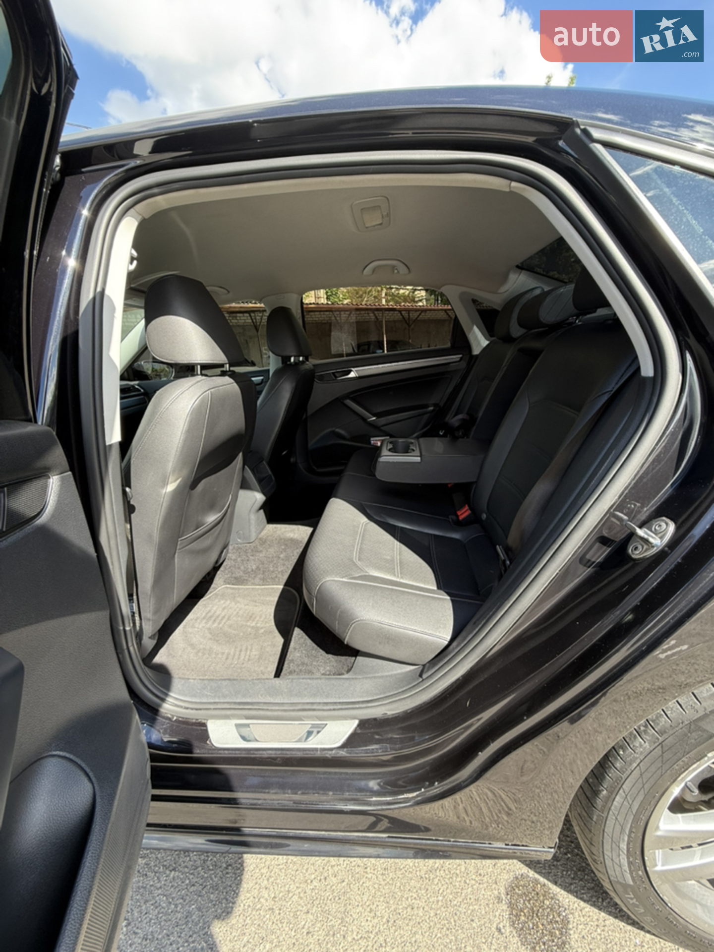 2017 Volkswagen Passat - мініатюра 9