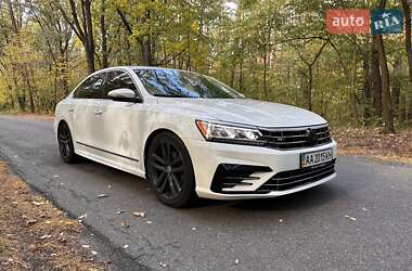 Седан Volkswagen Passat 2016 в Києві