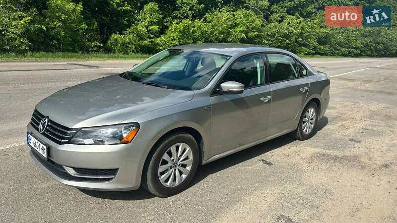 Седан Volkswagen Passat 2013 в Харькове