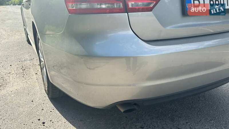 Седан Volkswagen Passat 2013 в Харькове
