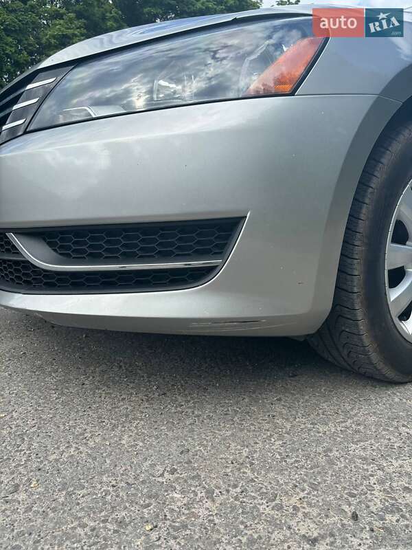 Седан Volkswagen Passat 2013 в Харькове
