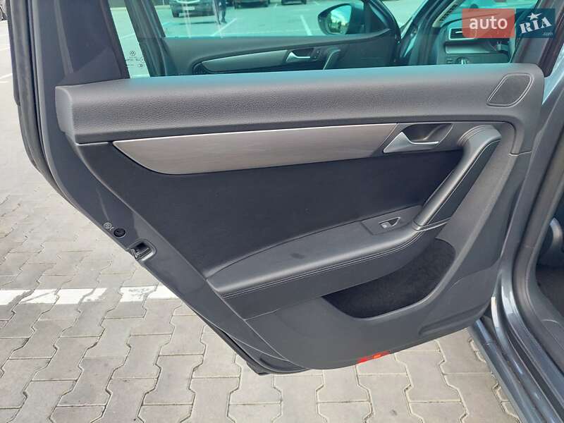 Универсал Volkswagen Passat 2014 в Одессе
