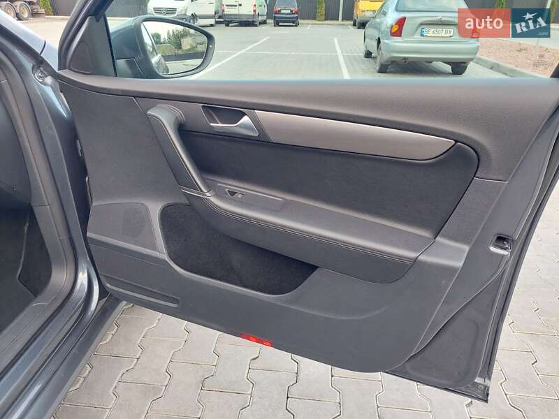 Универсал Volkswagen Passat 2014 в Одессе