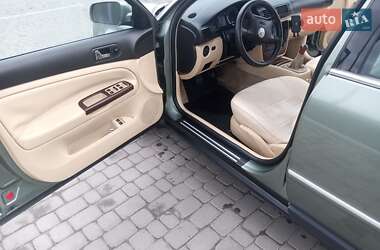 Седан Volkswagen Passat 2004 в 