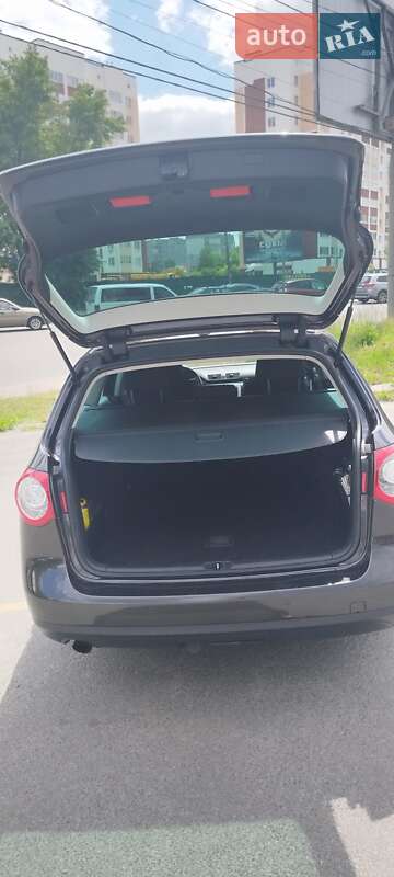 Универсал Volkswagen Passat 2010 в Киеве