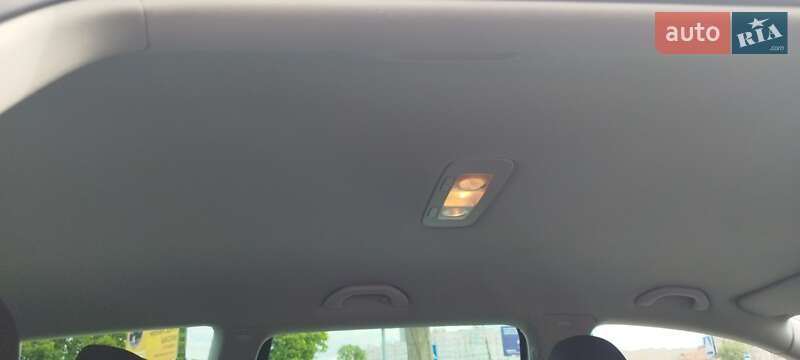 Универсал Volkswagen Passat 2010 в Киеве