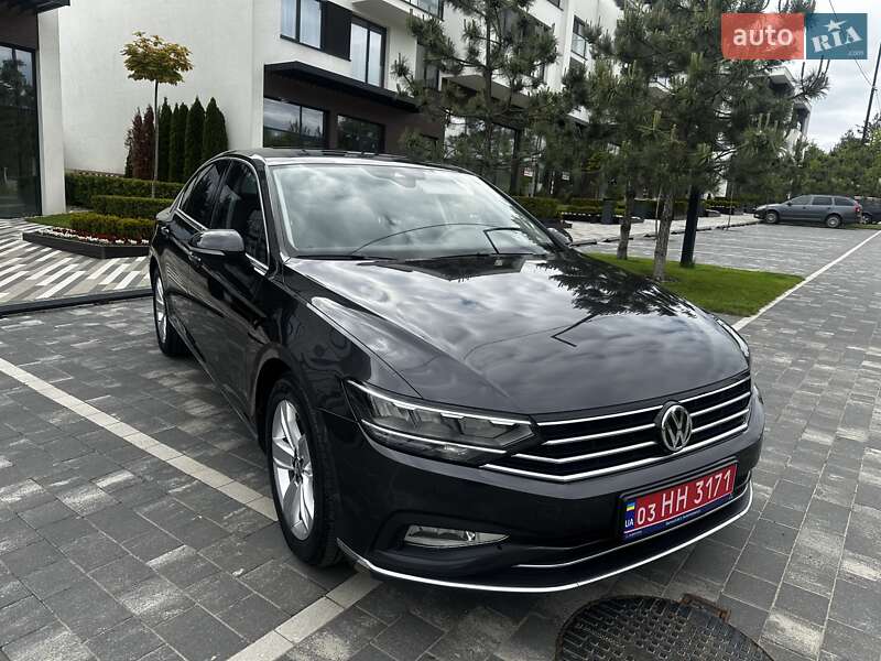Седан Volkswagen Passat 2020 в 