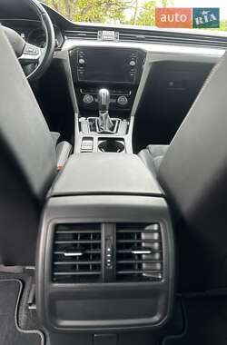 Седан Volkswagen Passat 2020 в 