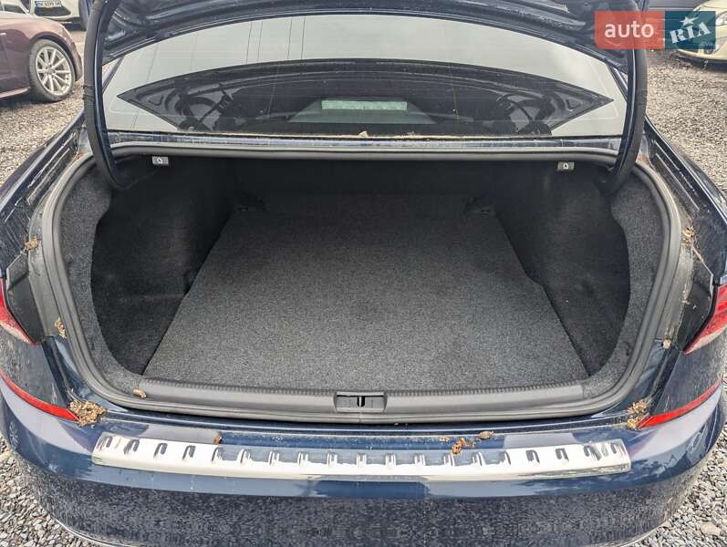 Седан Volkswagen Passat 2021 в Ровно