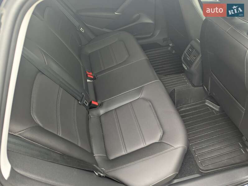 Седан Volkswagen Passat 2021 в Ровно
