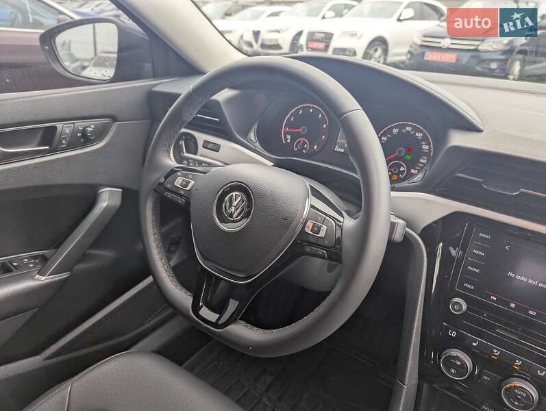 Седан Volkswagen Passat 2021 в Ровно