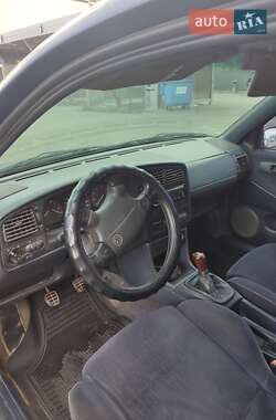Универсал Volkswagen Passat 1996 в 