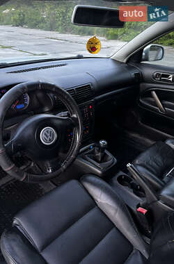 Универсал Volkswagen Passat 2003 в 