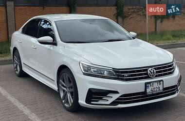 Седан Volkswagen Passat 2017 в 