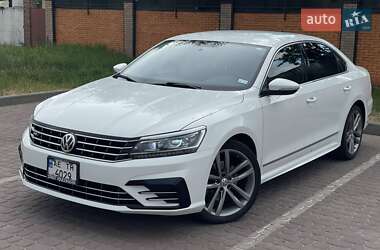 Седан Volkswagen Passat 2017 в 