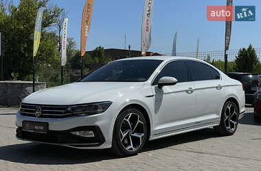 Volkswagen Passat 2021