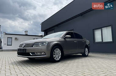 Седан Volkswagen Passat 2011 в 