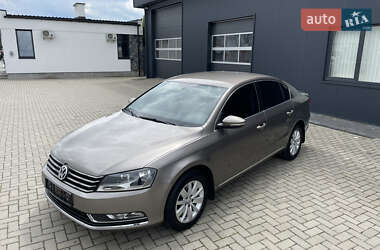 Volkswagen Passat 2011