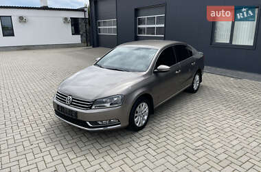 Седан Volkswagen Passat 2011 в Мукачево