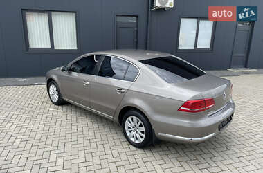 Седан Volkswagen Passat 2011 в 
