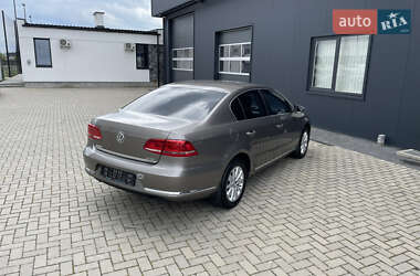Седан Volkswagen Passat 2011 в 