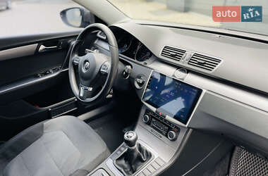 Седан Volkswagen Passat 2011 в 