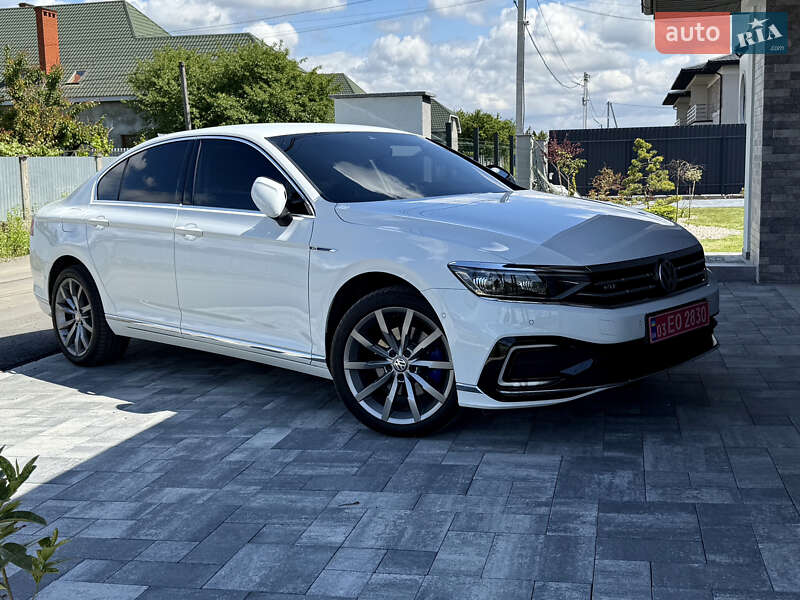 Седан Volkswagen Passat 2020 в 