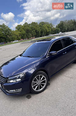 Седан Volkswagen Passat 2014 в Лозовій
