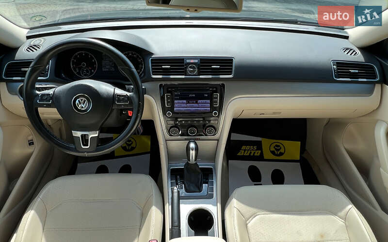 Седан Volkswagen Passat 2013 в Львові