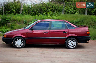 Седан Volkswagen Passat 1989 в 
