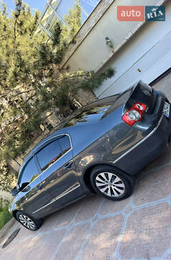 Седан Volkswagen Passat 2010 в 
