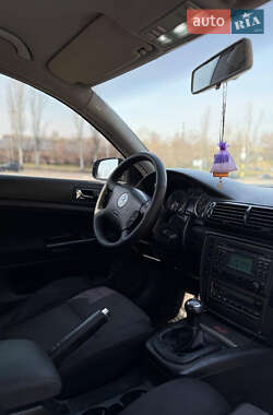 Универсал Volkswagen Passat 2002 в 