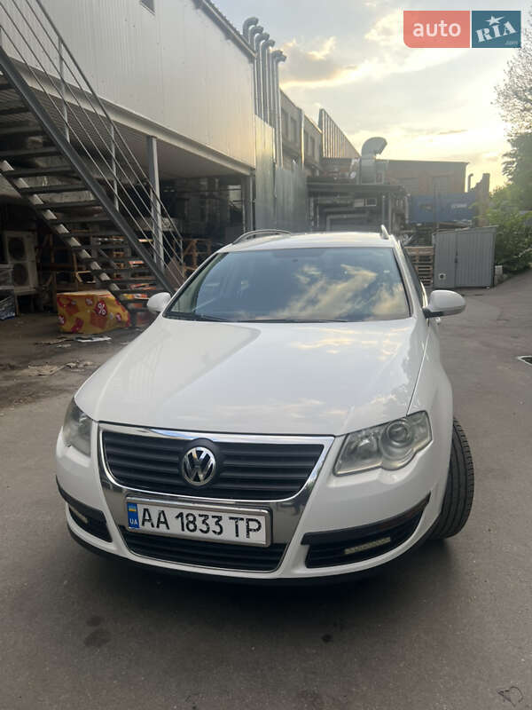 Універсал Volkswagen Passat 2008 в 