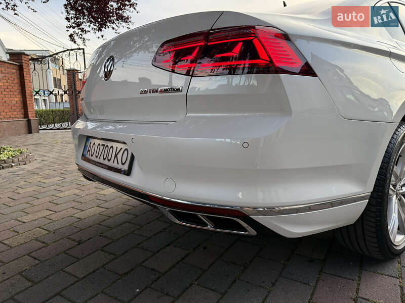 Седан Volkswagen Passat 2016 в Мукачево