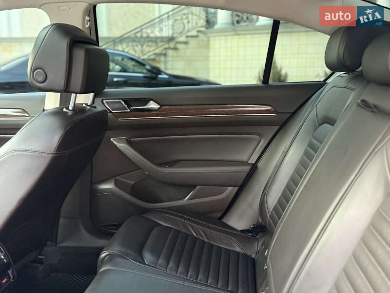 Седан Volkswagen Passat 2016 в Мукачево