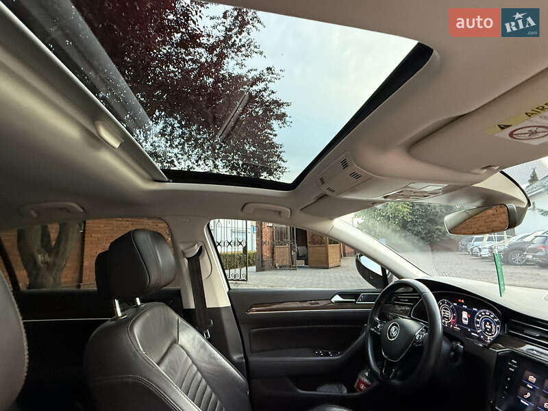 Седан Volkswagen Passat 2016 в Мукачево