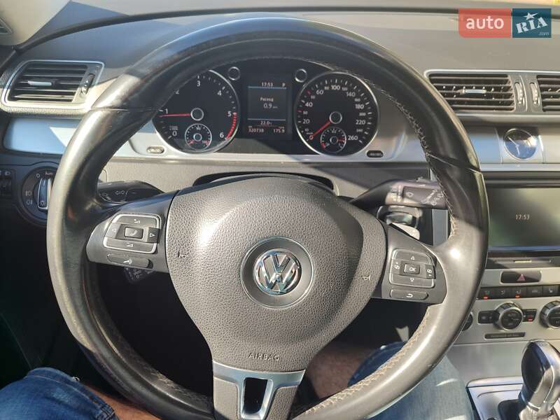 Універсал Volkswagen Passat 2013 в Львові