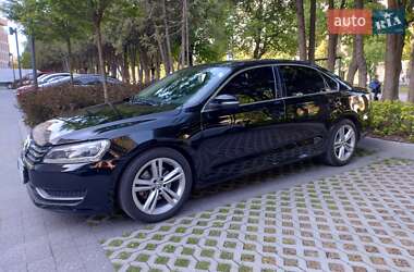 Седан Volkswagen Passat 2013 в Львові