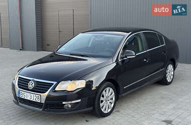 Седан Volkswagen Passat 2005 в Сарнах