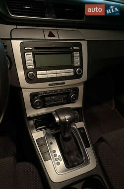 Седан Volkswagen Passat 2010 в 