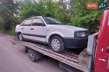 Седан Volkswagen Passat 1988 в Львове